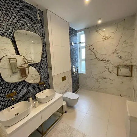 Opulence Luxury - Private Access To In Abbázia