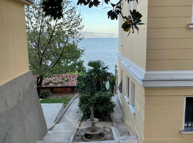 Opulence Luxury - Private Access To In Appartamento